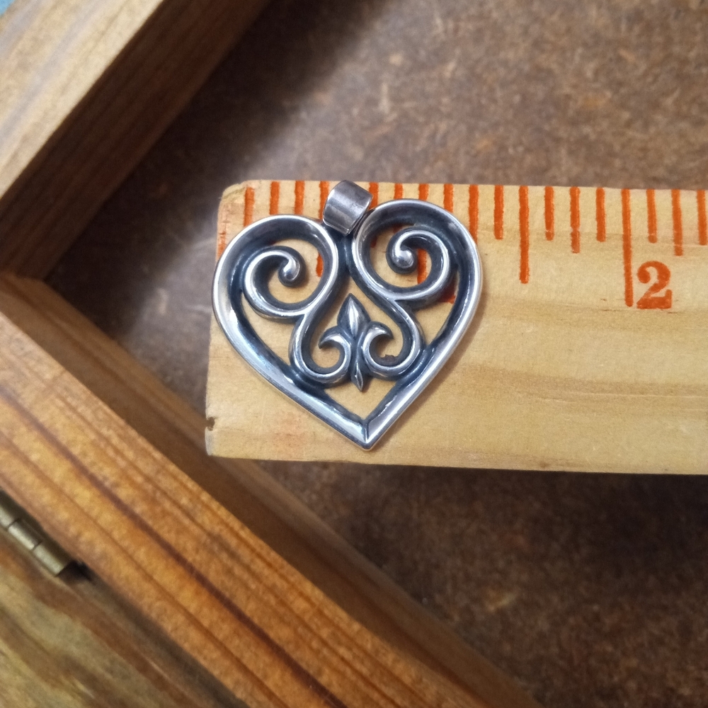 James Avery French Heart Pendant Love Scroll Retired Sterling Silver 925